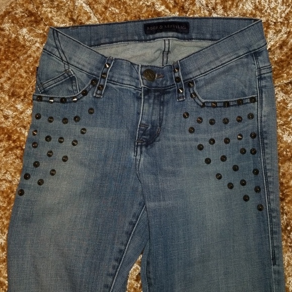 Rock and Republic Kasandra Queen B Jeans - Picture 3 of 7